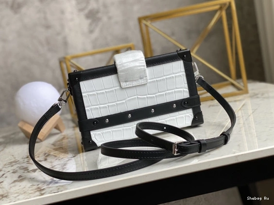 LOUIS MALLE PETITE VUITTON 0810